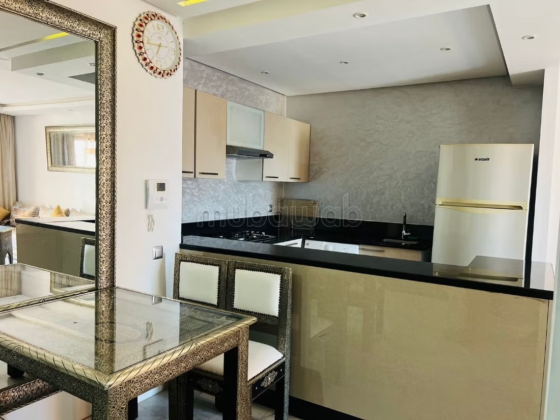 Location d'un appartement à Guéliz. 3 pièces. Concierge et climatisation.