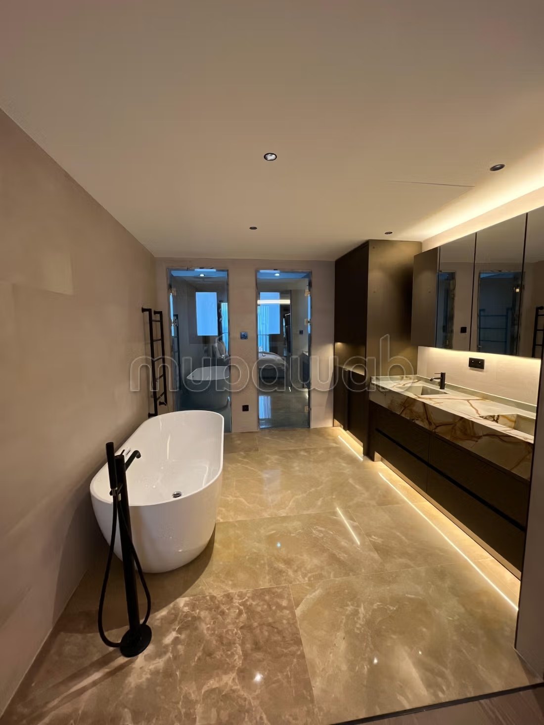 Appartement luxueux avec piscine privée et vue mer en location par nuitée