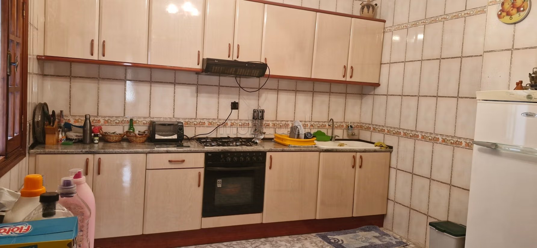 Location saisonnière à Essania. 2 pièces confortables. Antenne parabolique et sécurité