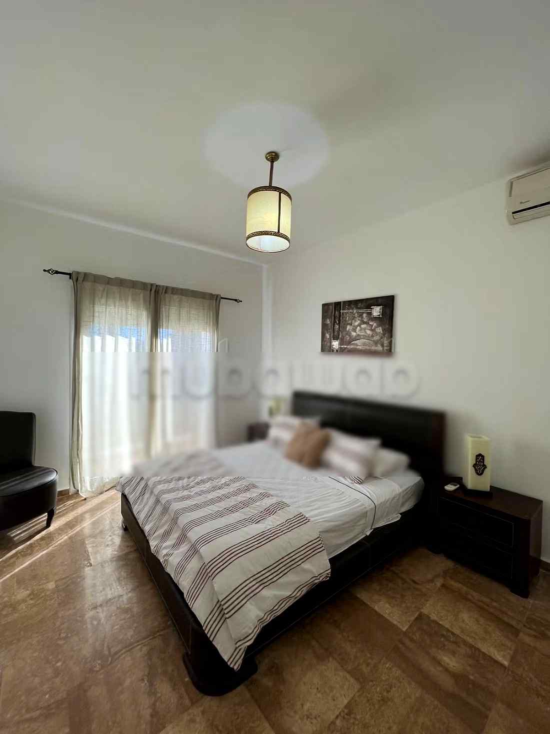 Appartements à louer à Saïdia. 6 pièces. Tout confort avec cheminée et climatisation