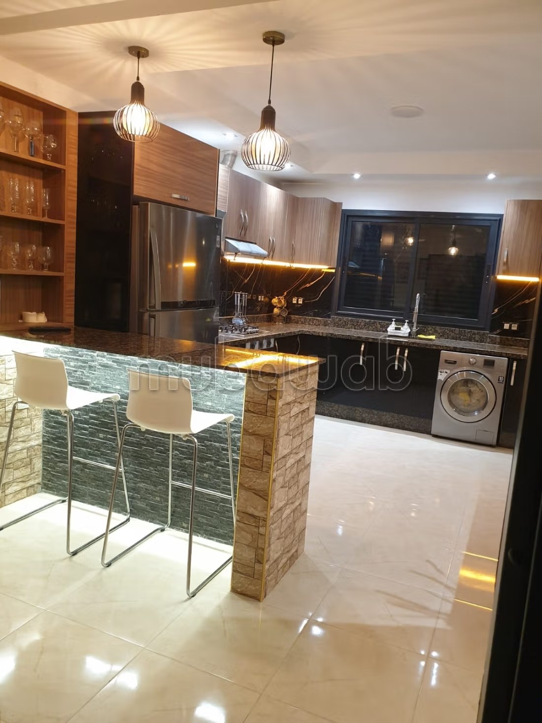 Location saisonnière à Branes 1. Surface de 100 m². Salon traditionnel marocain, résidence sécurisée