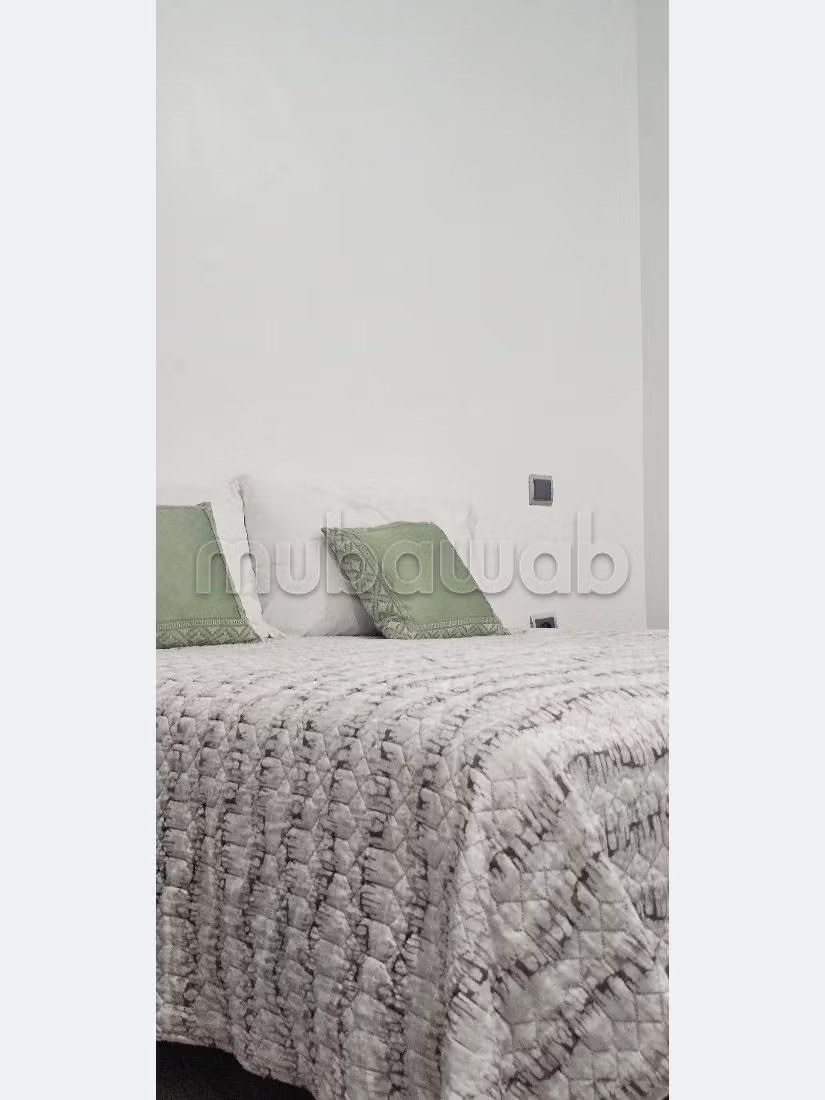 Location saisonnière à Borj. 1 Pièce. Fenêtres avec double vitrage et porte blindée - Photo 16