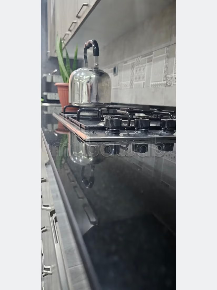 Location saisonnière à Borj. 1 Pièce. Fenêtres avec double vitrage et porte blindée - Photo 12