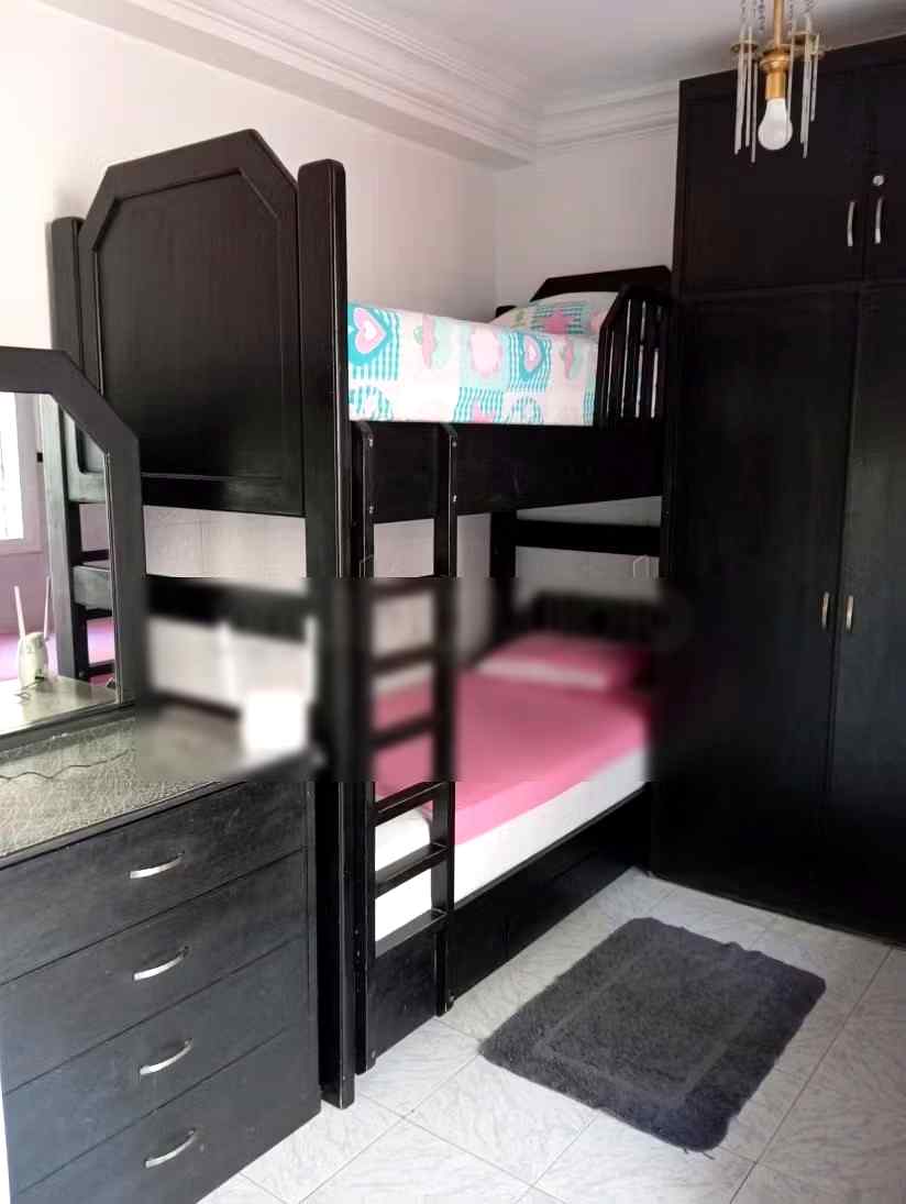 Appartement de vacances à louer à M'Diq. 
Surface totale 68 m². 
Téléviseur
