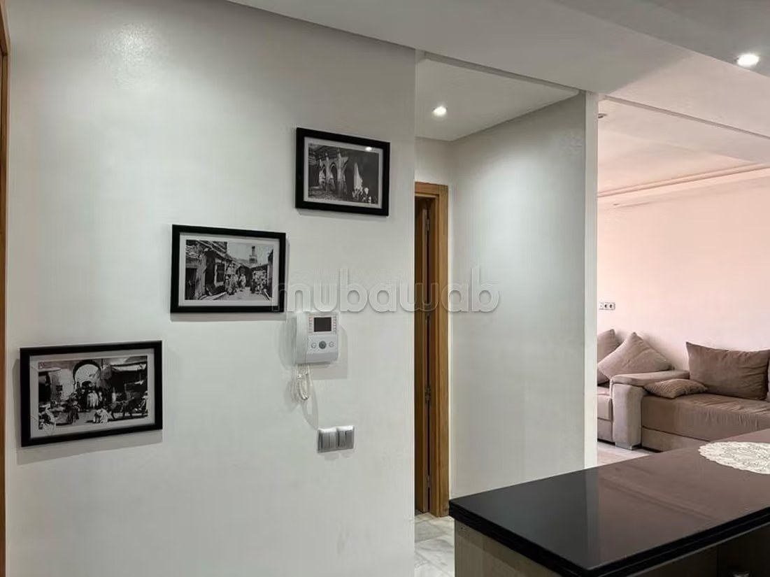 Location d'un appartement à Guéliz. 2 pièces confortables. Antenne parabolique, résidence sécurisée