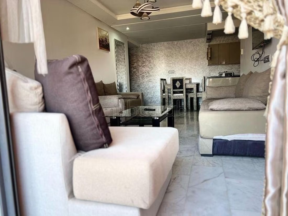 Location d'un appartement à Guéliz. 2 pièces confortables. Antenne parabolique, résidence sécurisée