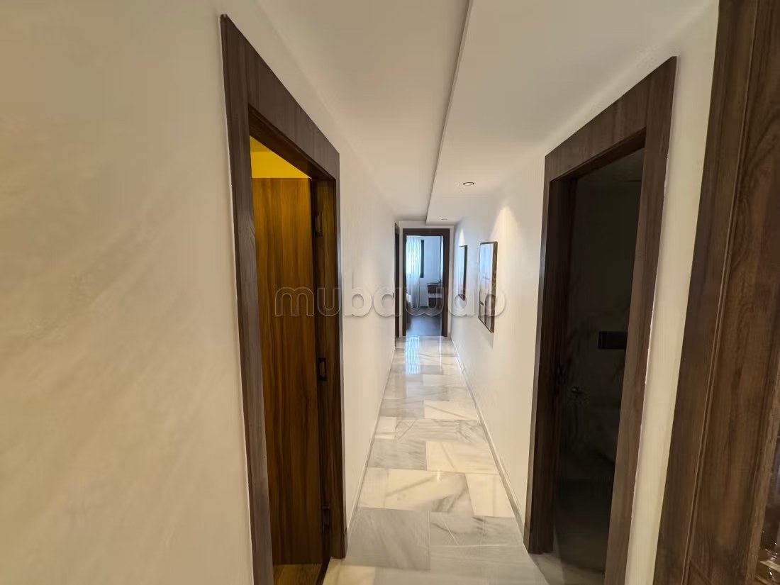 Très belle appartement luxueux en location vacance à iberia centre avec parking et wifi - Photo 11