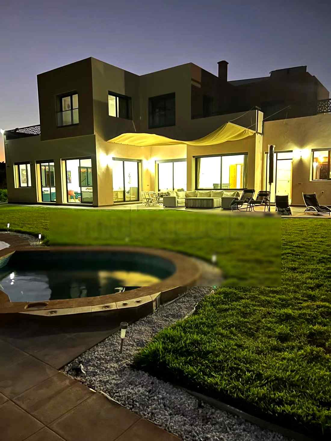 Location saisonnière villa haut standing à Riad Al Atlas. Superficie 500 m². Fenêtres avec double vitrage et porte blindée - Photo 2