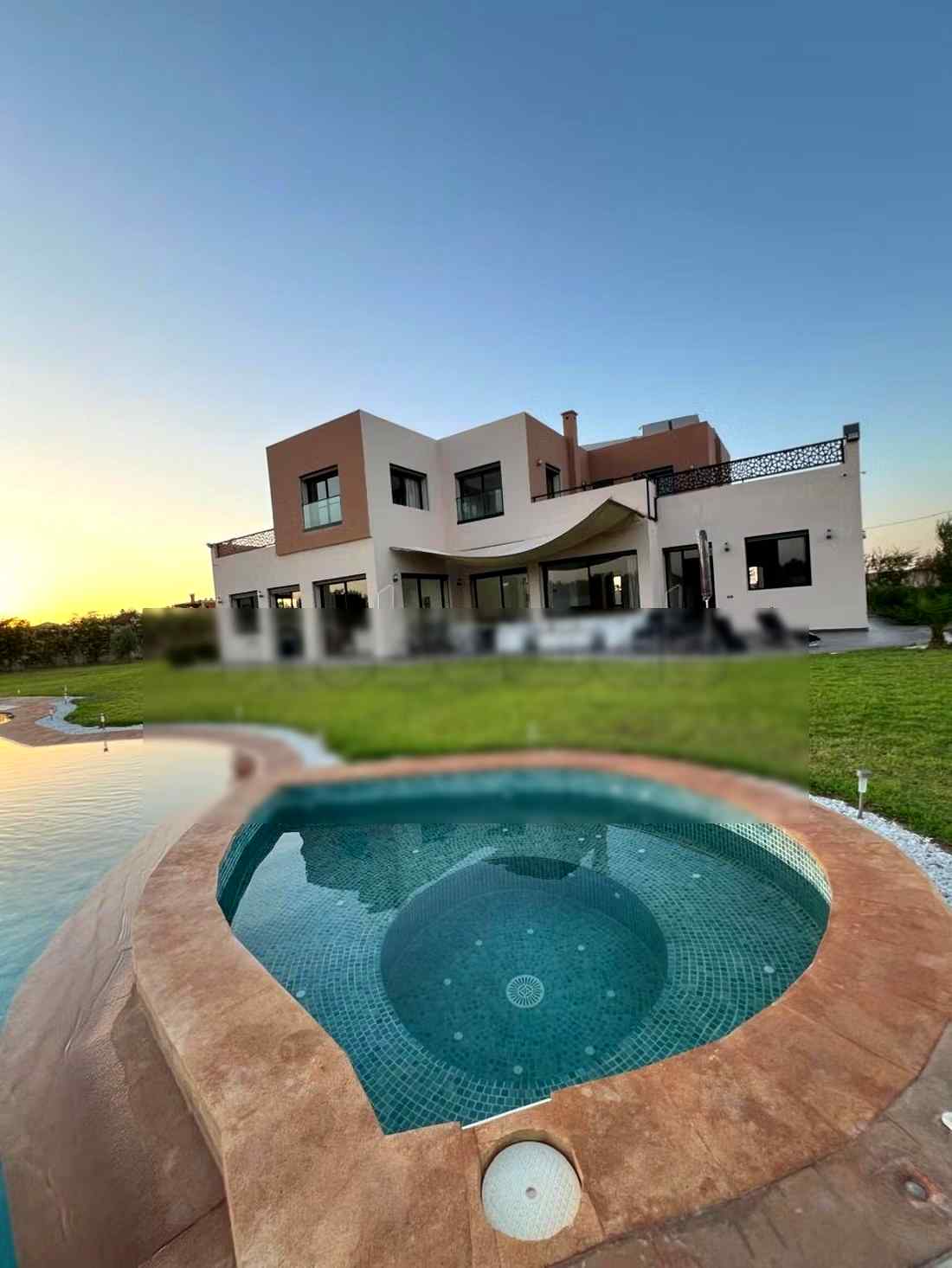 Location saisonnière villa haut standing à Riad Al Atlas. Superficie 500 m². Fenêtres avec double vitrage et porte blindée - Photo 21