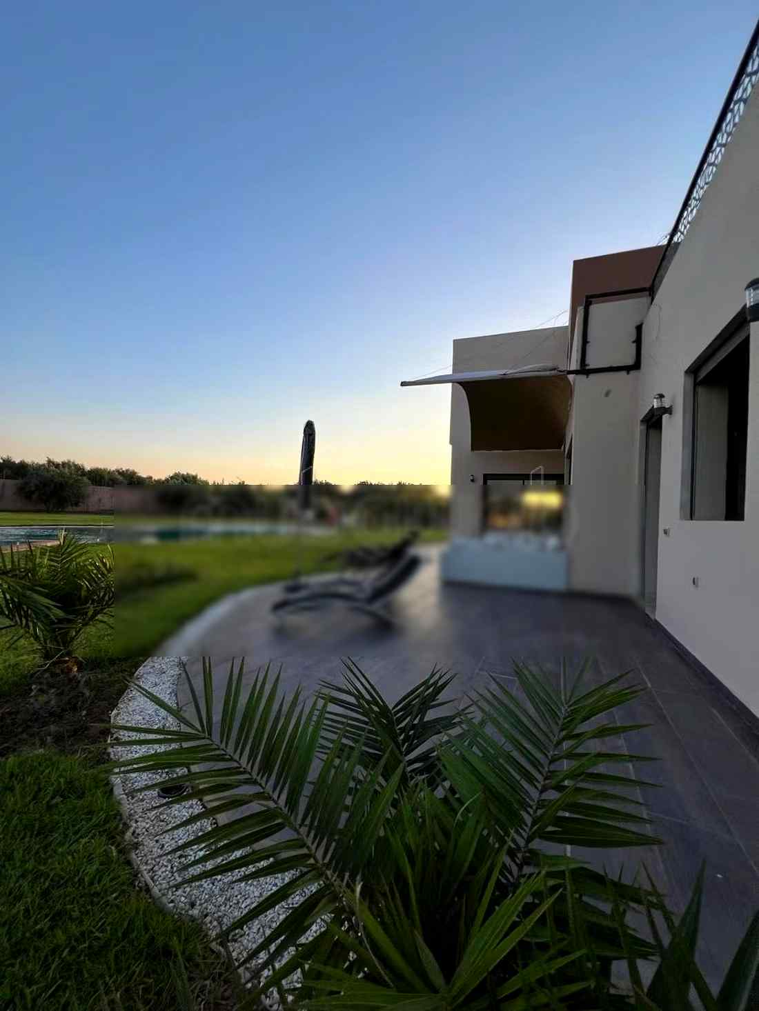 Location saisonnière villa haut standing à Riad Al Atlas. Superficie 500 m². Fenêtres avec double vitrage et porte blindée - Photo 5