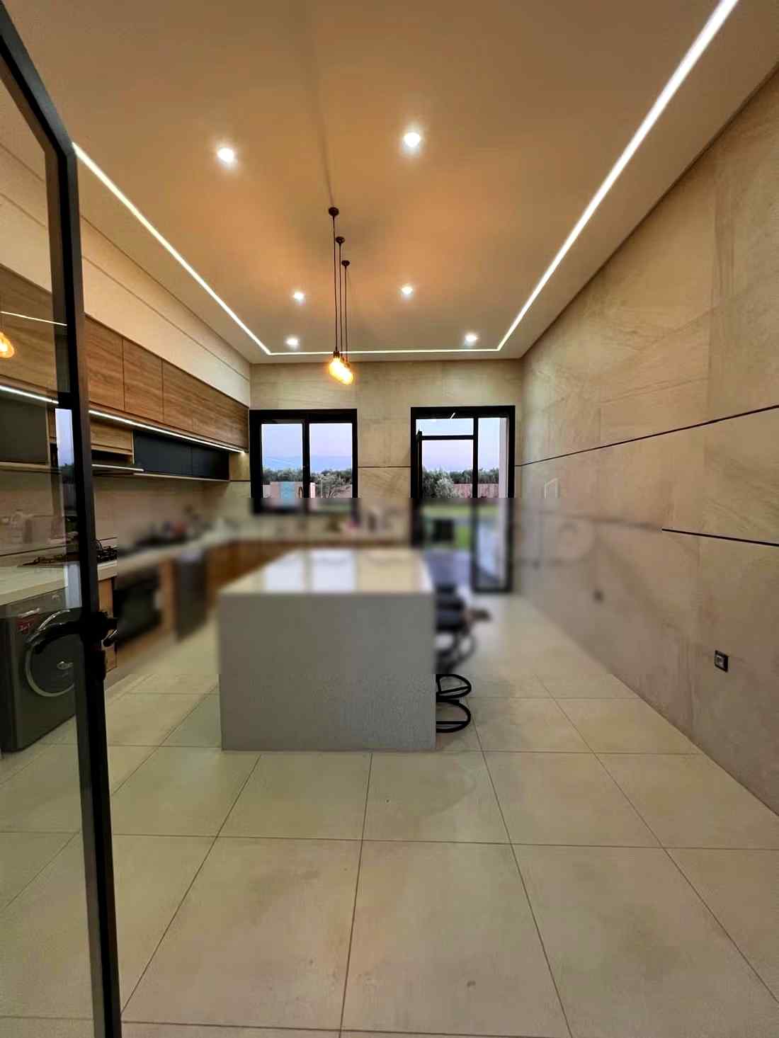 Location saisonnière villa haut standing à Riad Al Atlas. Superficie 500 m². Fenêtres avec double vitrage et porte blindée - Photo 10
