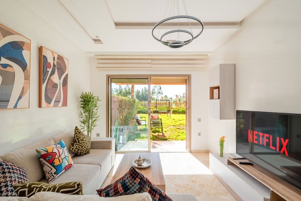 Superbe Appartement sur le golf equipee dun playstation 5 et un balançoire jardin - Photo 4