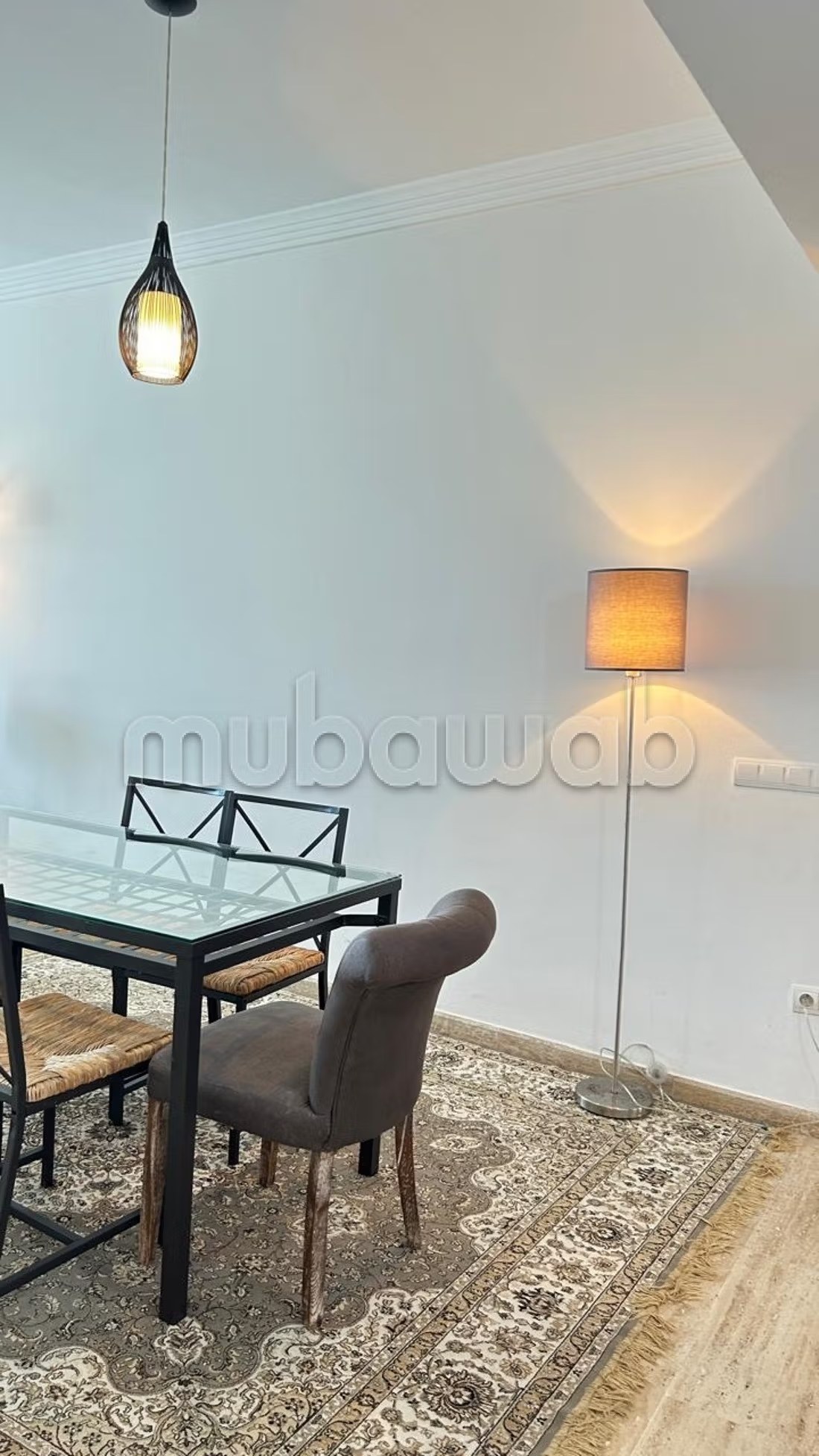 Location d'un appartement à De La Plage. 2 belles chambres. Vue sur les montagnes, double vitrage
