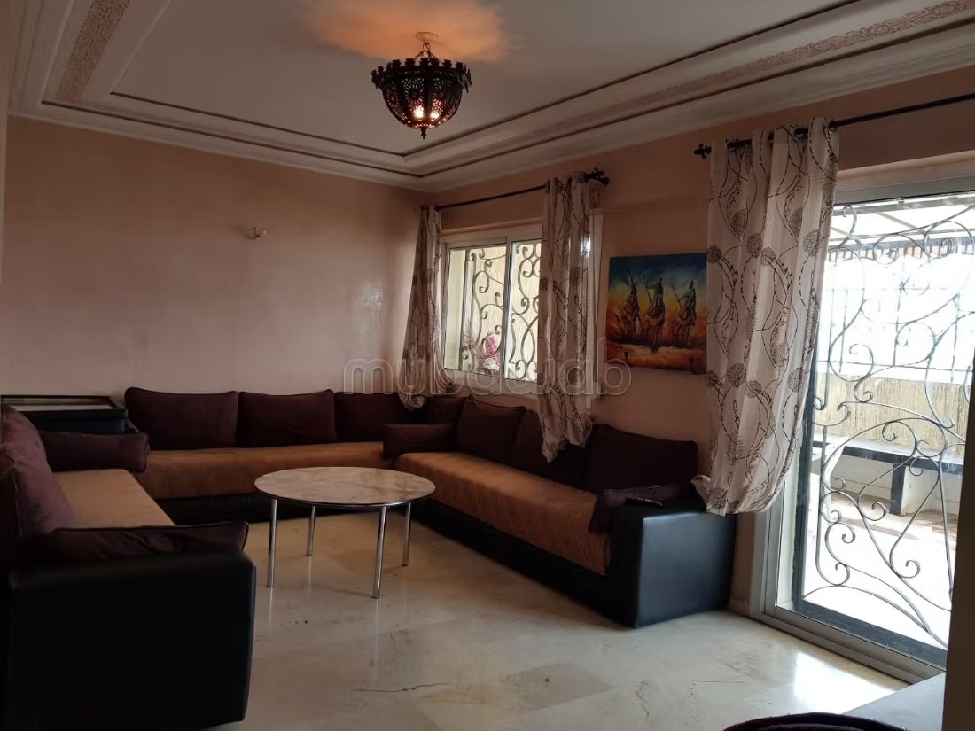 Location saisonnière à Saada. 4 pièces. Système de parabole et salon marocain