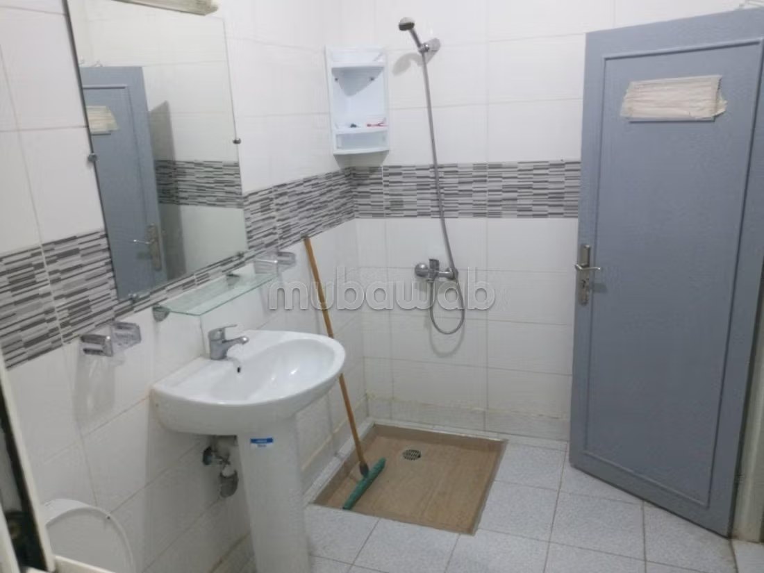 Appartement de vacances à louer à Al Hoceima. 2 belles chambres. Salon Marocain et antenne parabolique