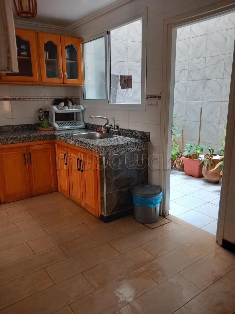 Appartement de vacances à louer à Al Hoceima. 2 belles chambres. Salon Marocain et antenne parabolique