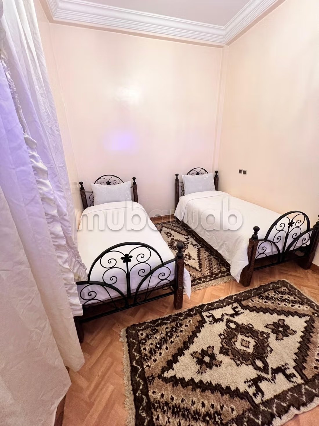 Appartements à louer à Rmila. 
3 pièces. 
Cuisine équipée - Photo 15