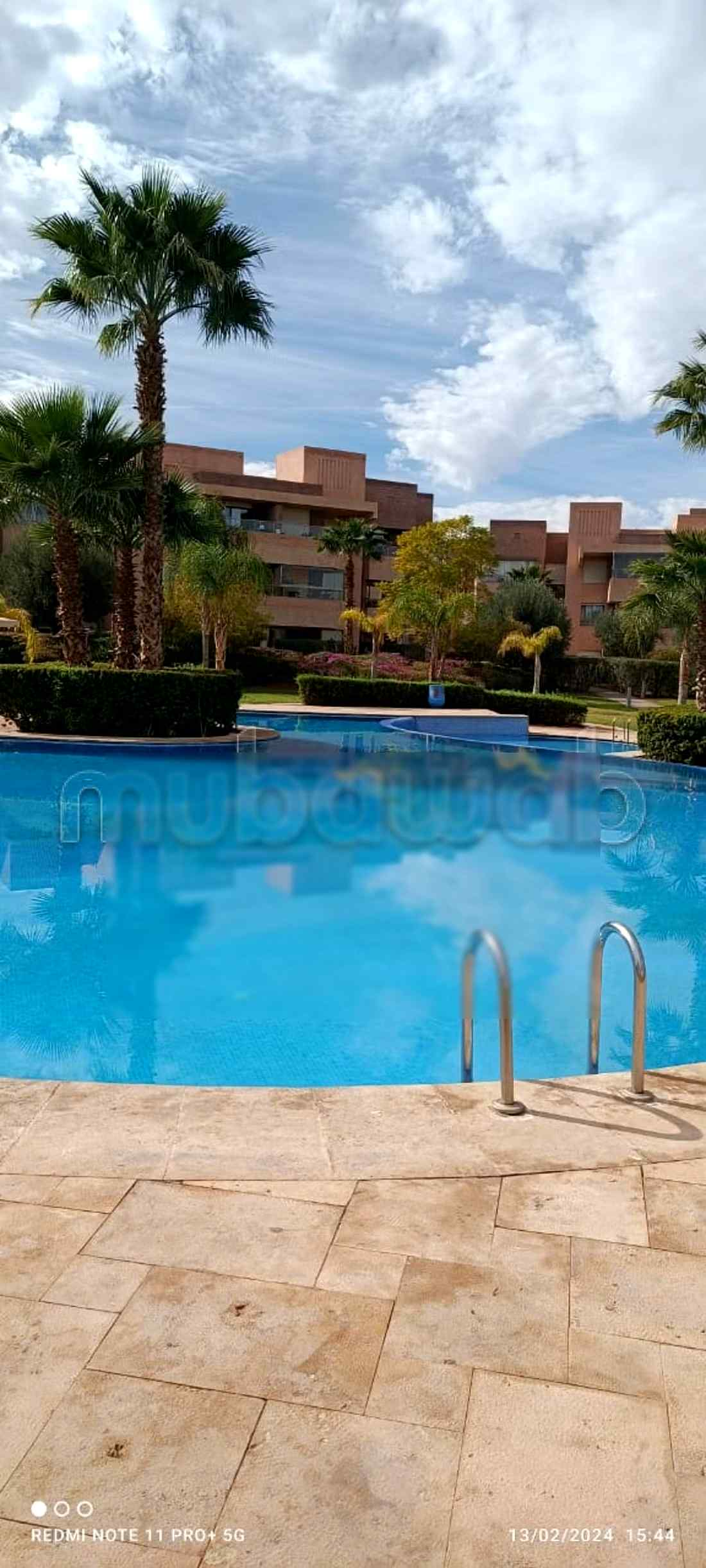 Location saisonnière villa haut standing à Bab Ighli. Surface de 90 m². Antenne parabolique et sécurité