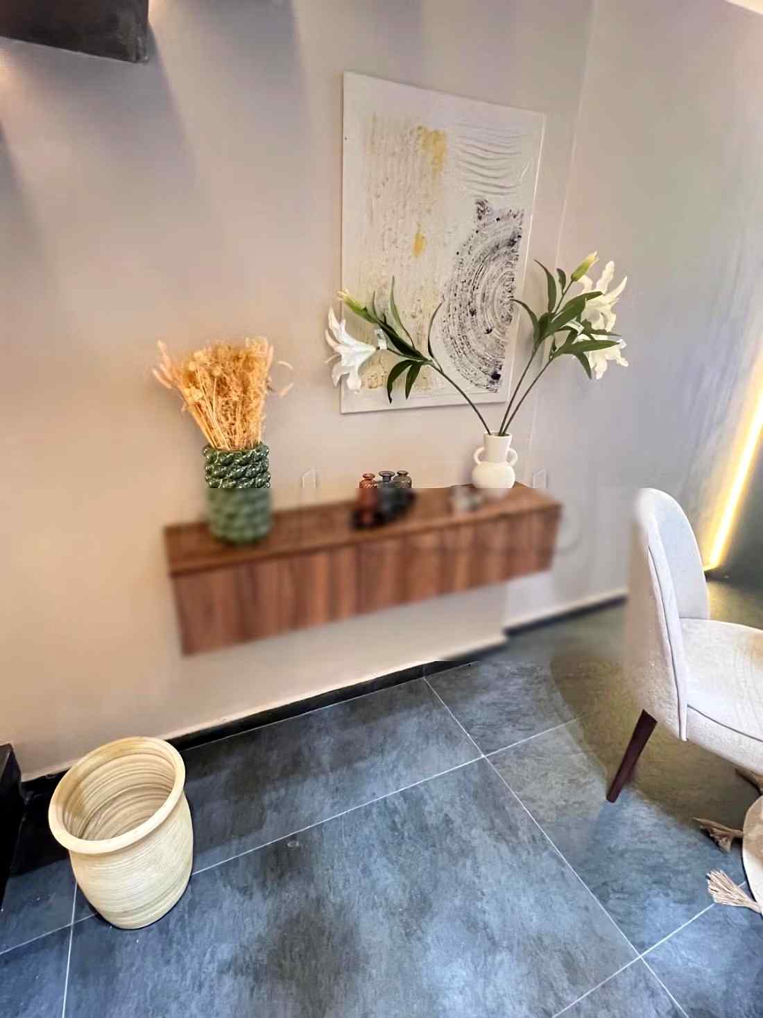 Appartements à louer à Les Hôpitaux. 2 pièces. Terrasse et ascenseur