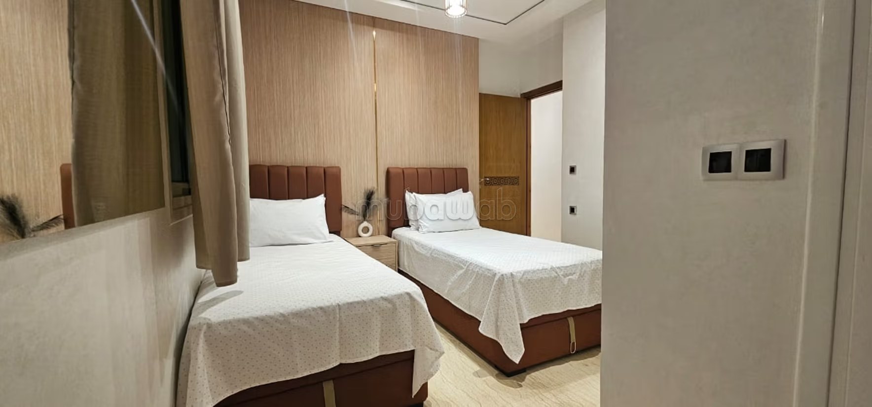 Appartements à louer à Tanja Balia. Surface de 80 m². Salon typique marocain, résidence sécurisée