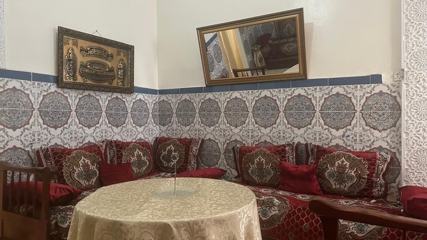 Location d'un appartement à Médina. 1 chambre. Salon traditionnel - Photo 6