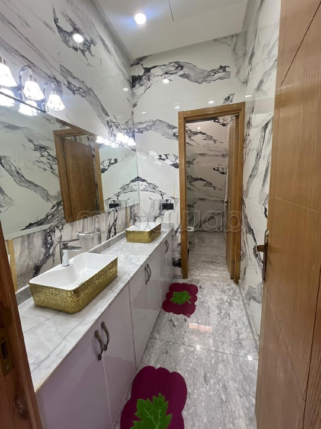 Location saisonnière villa haut standing à Route de Tahanaout. Superficie 410 m². Vue exceptionnelle sur la montagne, Fenêtres en double vitrage - Photo 14