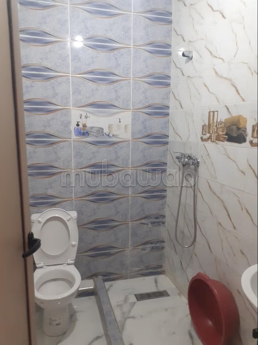 Location saisonnière à Sidi Rahal Chatai. 2 belles chambres. Porte blindée, salon marocain