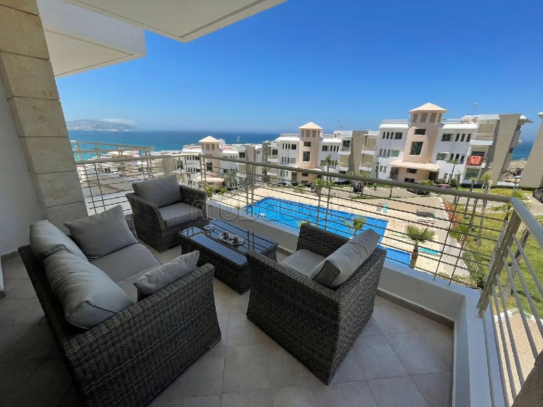 Location saisonnière à Malabata. 4 pièces. Terrasse et jardin - Photo 2