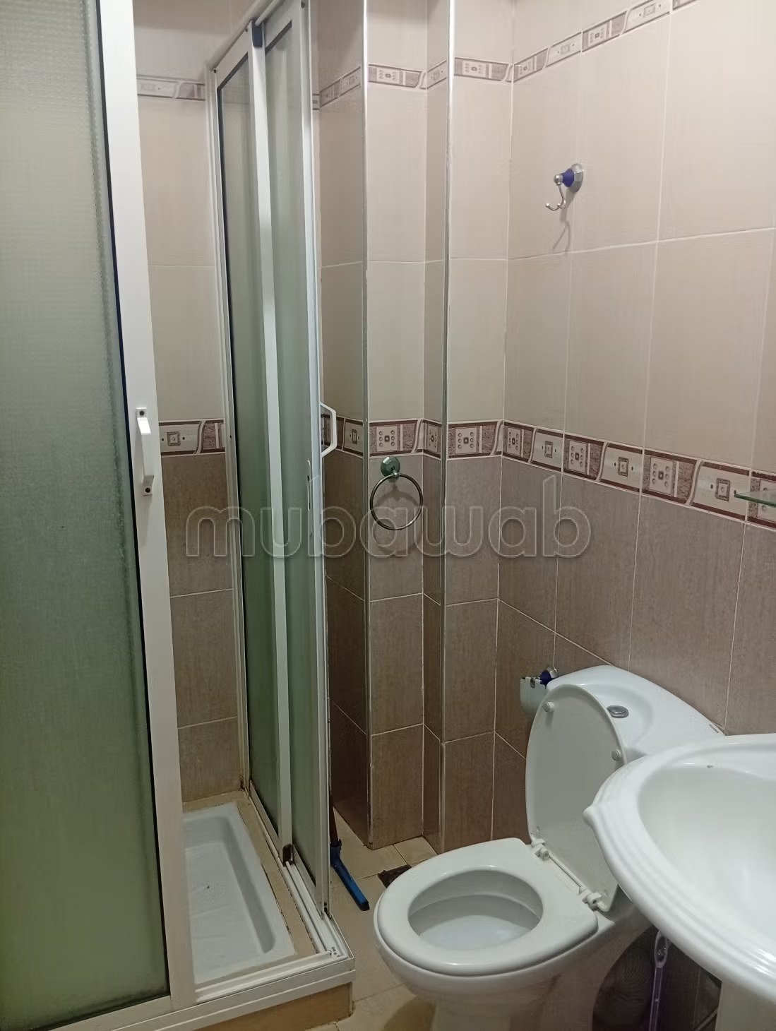 Appartements à louer à Hamria. 
2 pièces. 
Fenêtres double vitrage et chauffage central