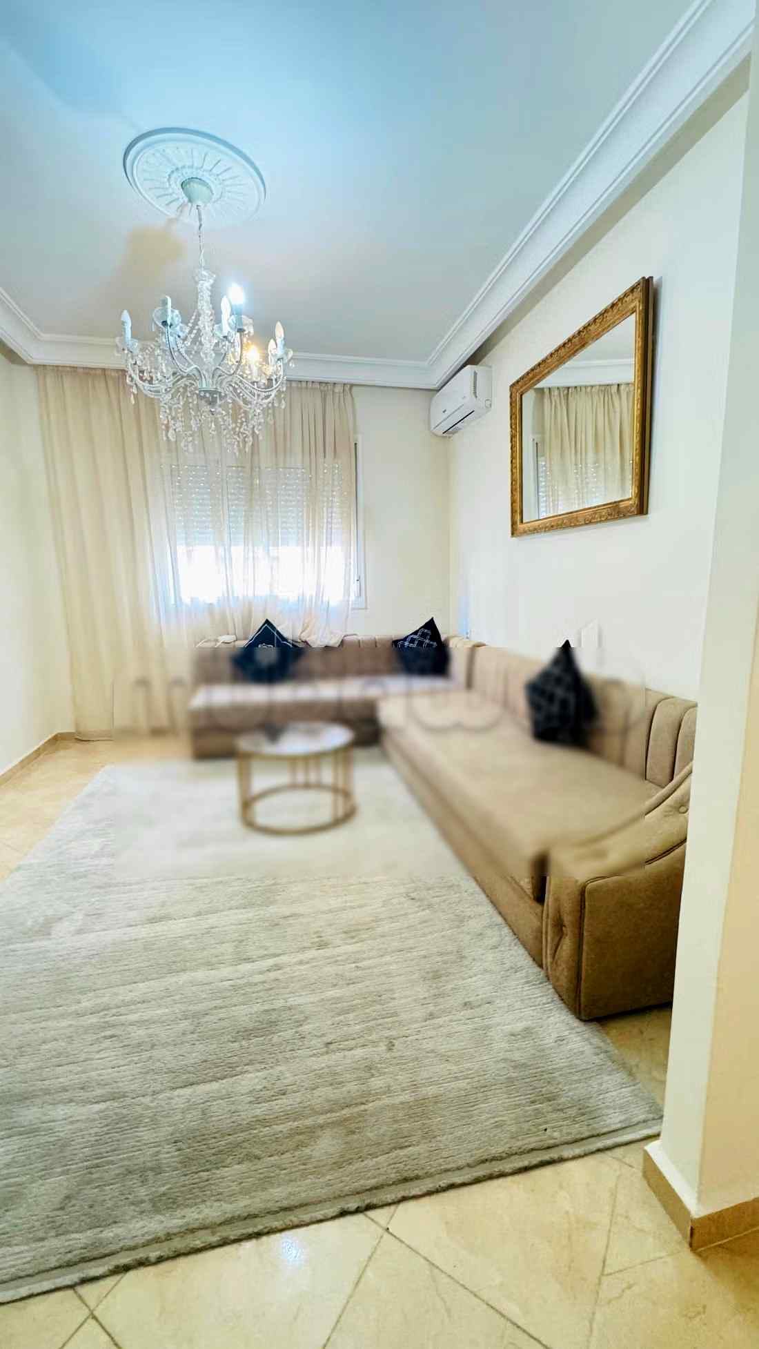 Appartements à louer à Tanja Balia. 
3 pièces. 
Terrasse et ascenseur