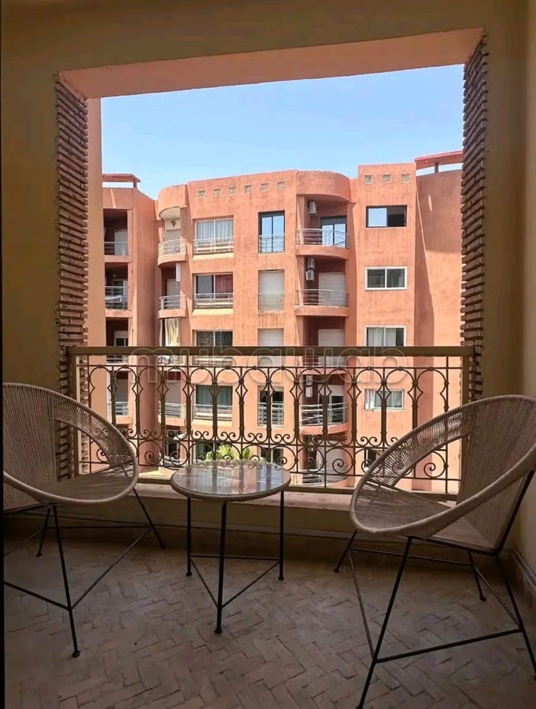 Bell appartement au 3 étage à louer par jour
