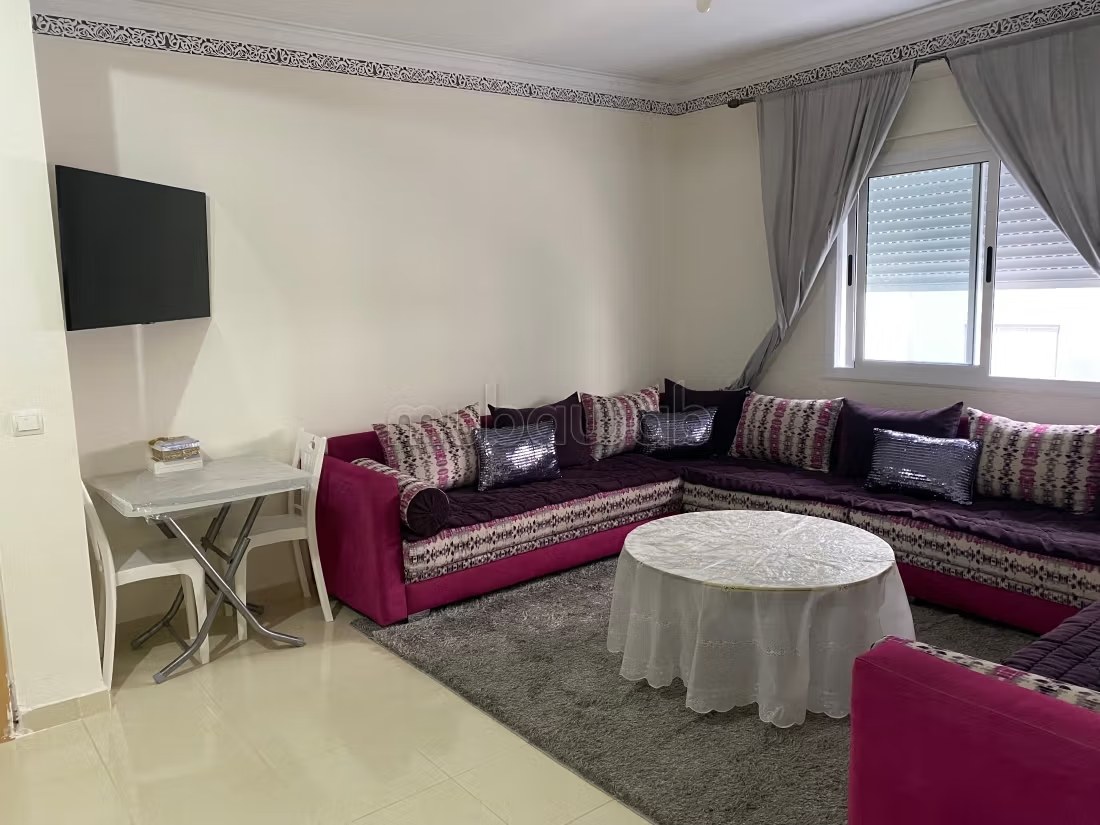 Location saisonnière à Marjane.
Superficie 55 m².
Salon Marocain, sécurité