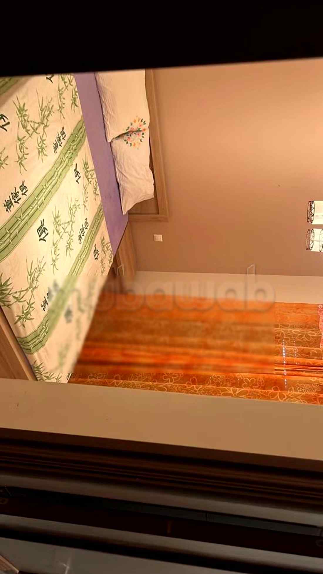 Location saisonnière en Centre ville. 2 belles chambres. Salon Marocain, sécurité