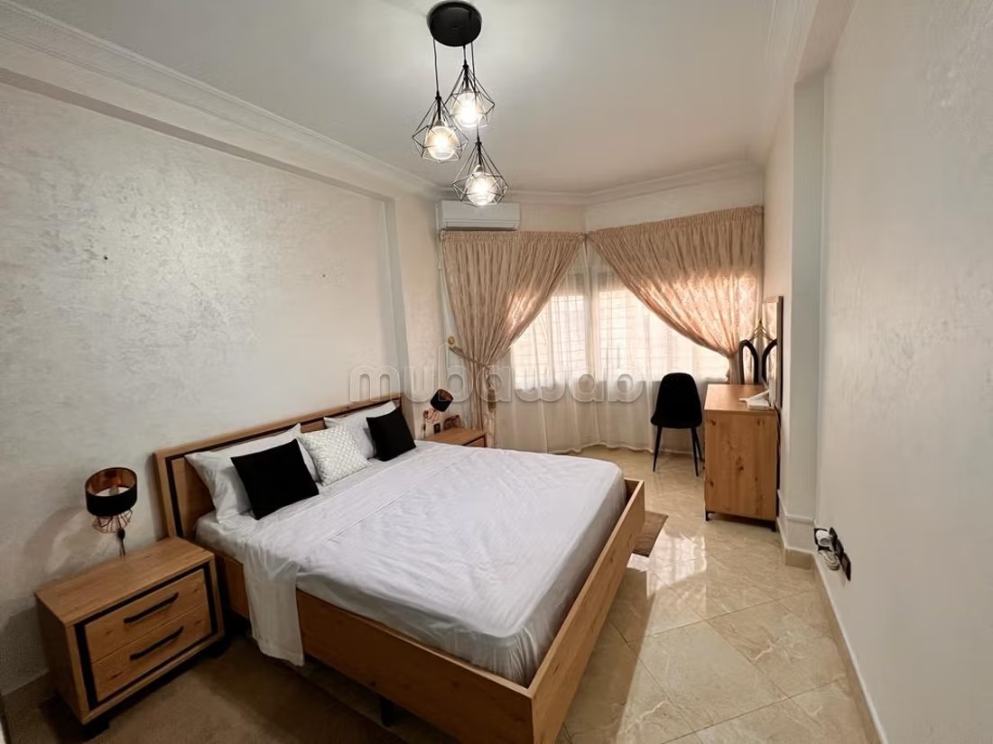 Location saisonnière à Haut Agdal. Surface totale 70 m². Salon Marocain et antenne parabolique