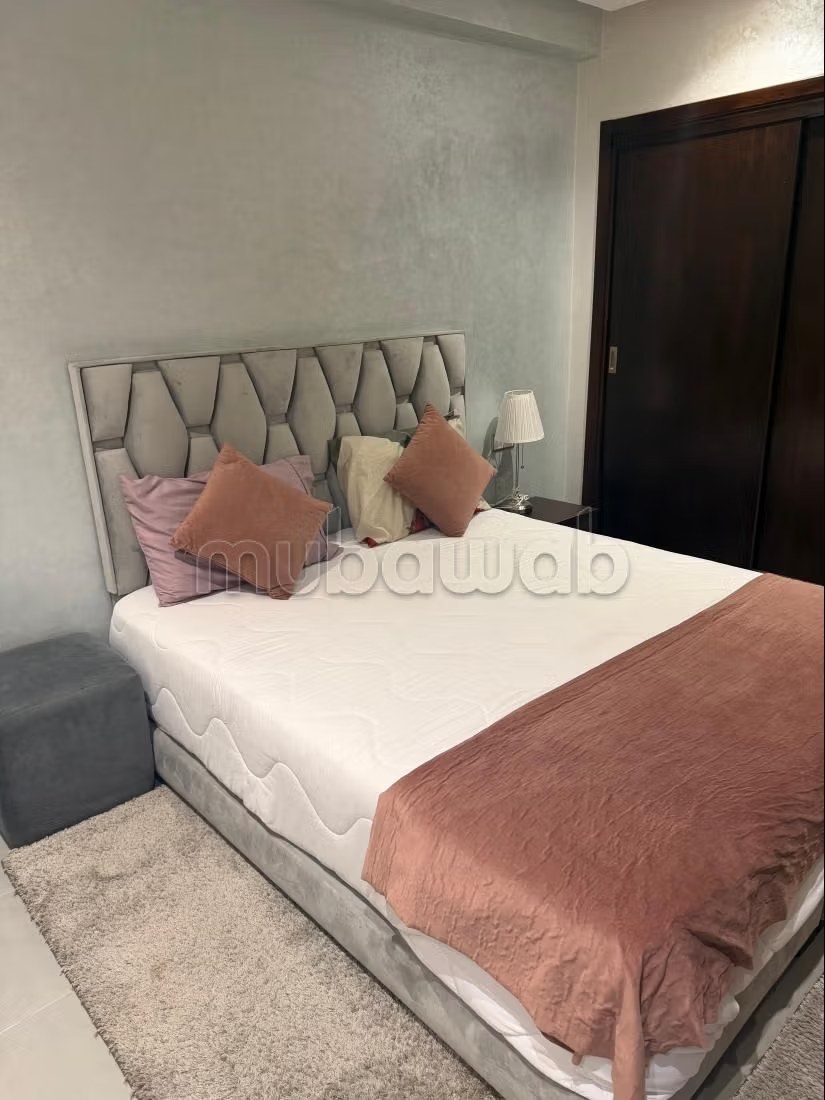 Appartement de vacances à louer à Agdal. 
Surface de 120 m². 
Télévision