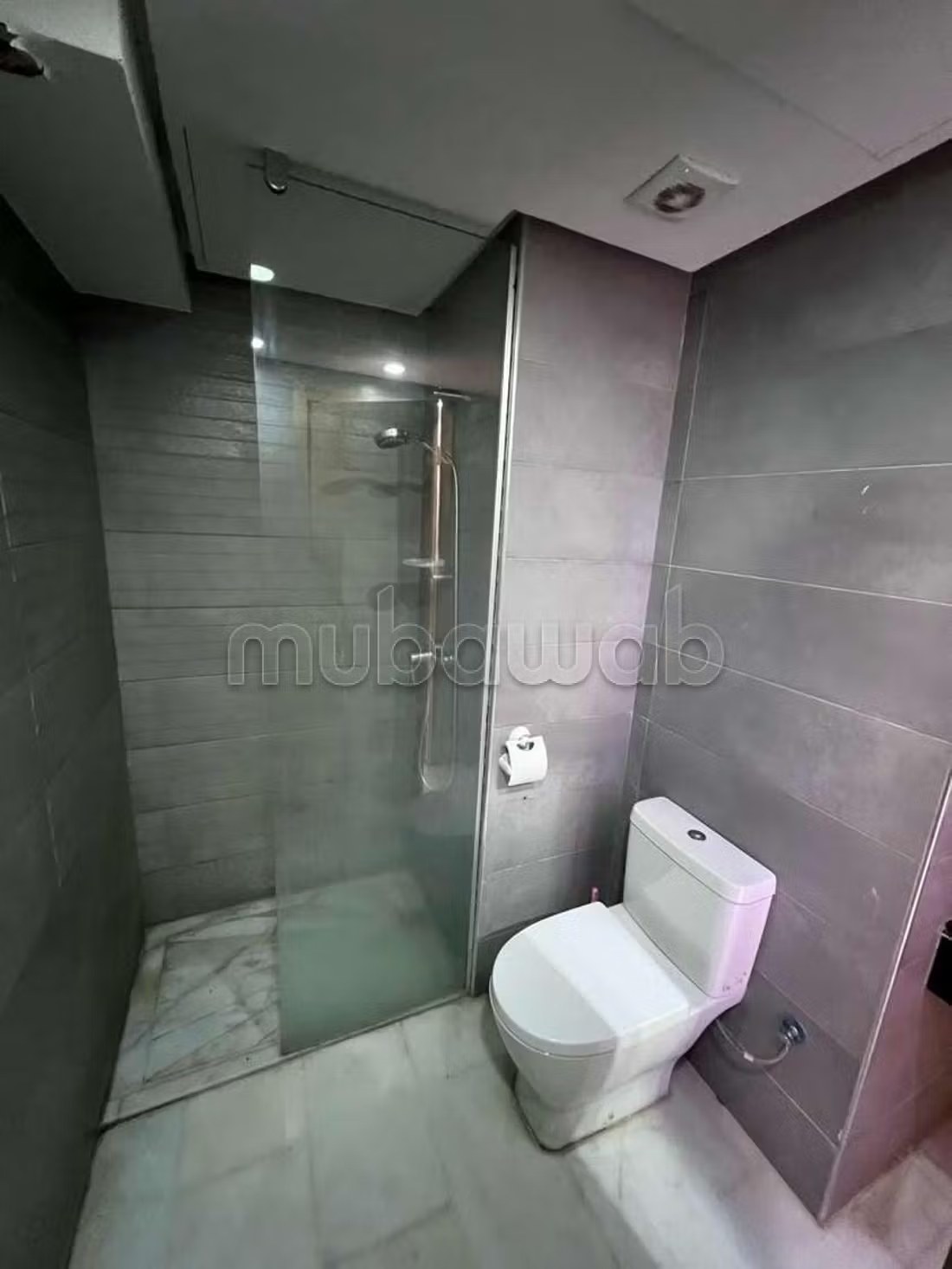 Appartements à louer à Guéliz. 2 pièces confortables. Salon Marocain et antenne parabolique
