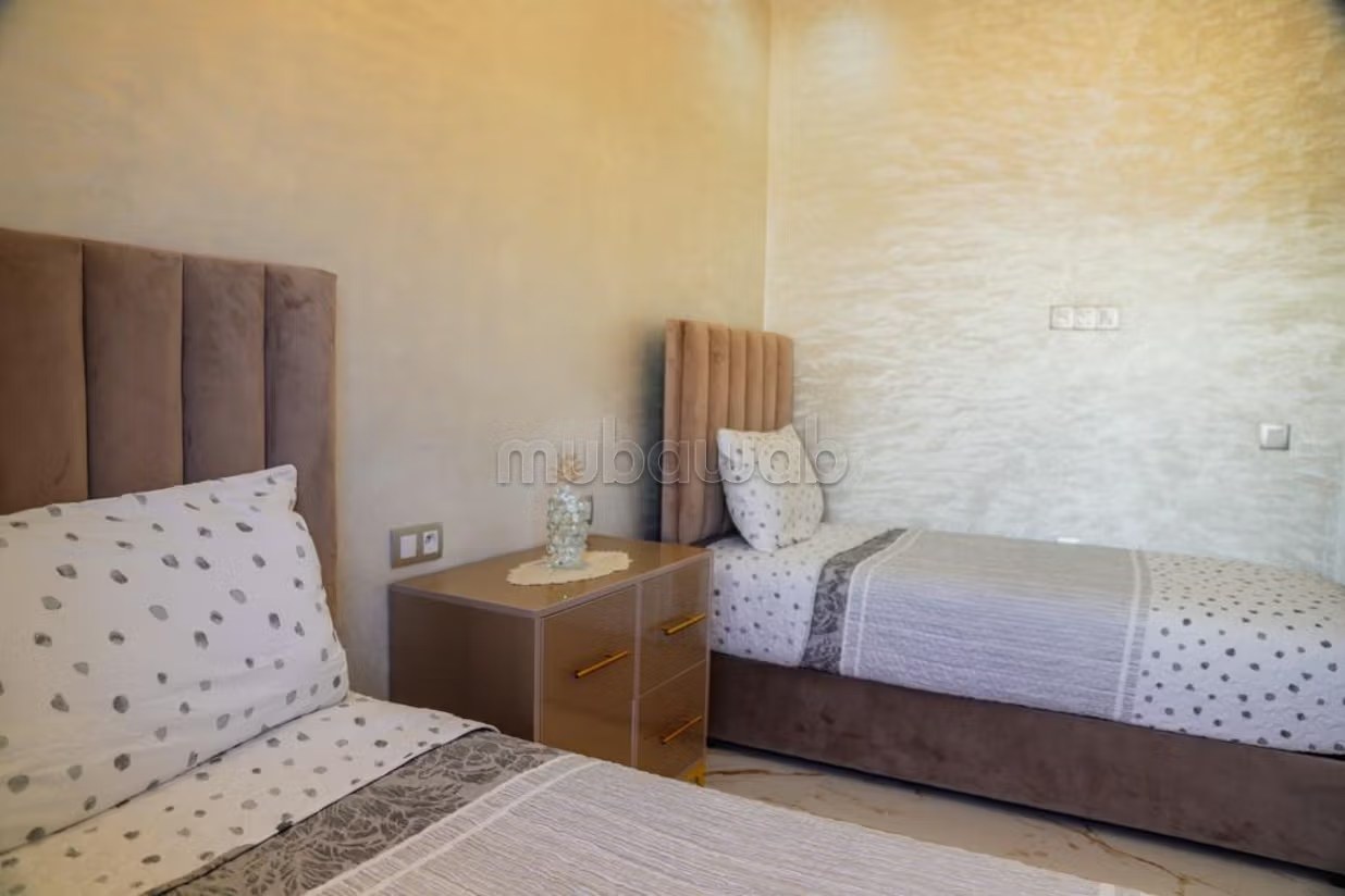 Location d'un appartement à Le boulevard Mohammed V. 2 grandes pièces. Porte blindée et parabole