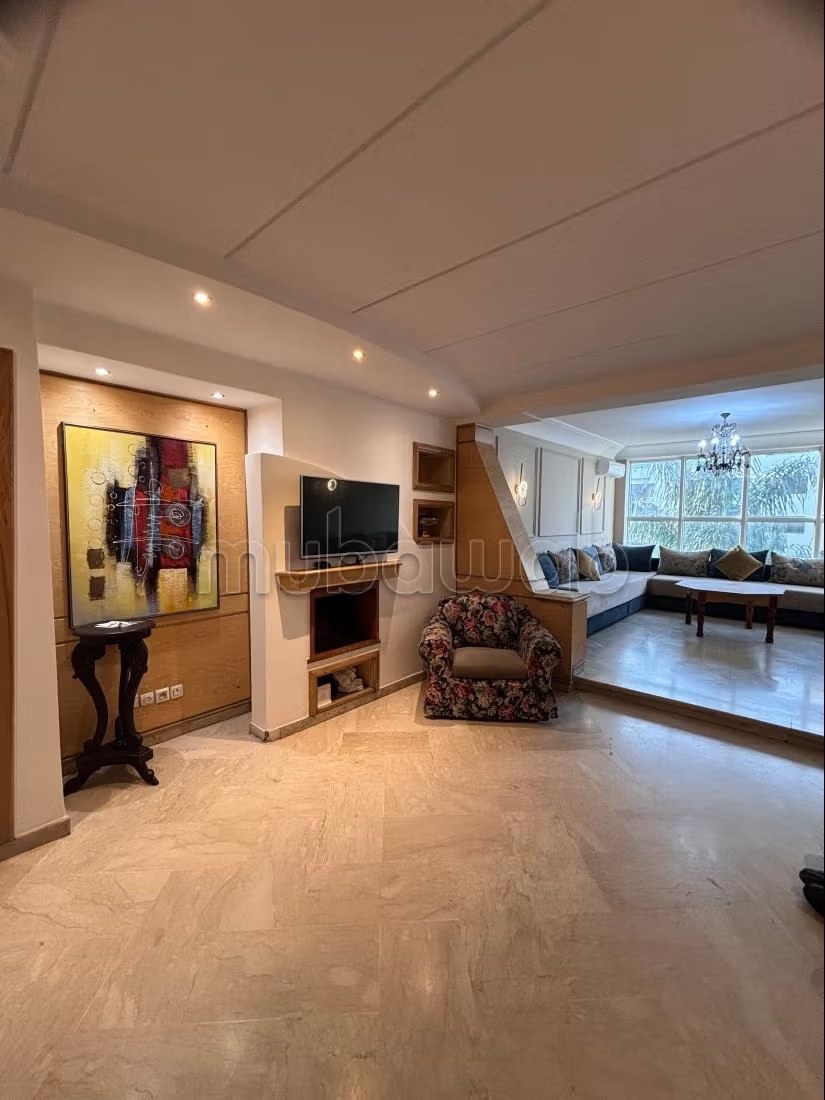 Appartements à louer à Maârif. Surface totale 142 m². Porte blindée et résidence sécurisée