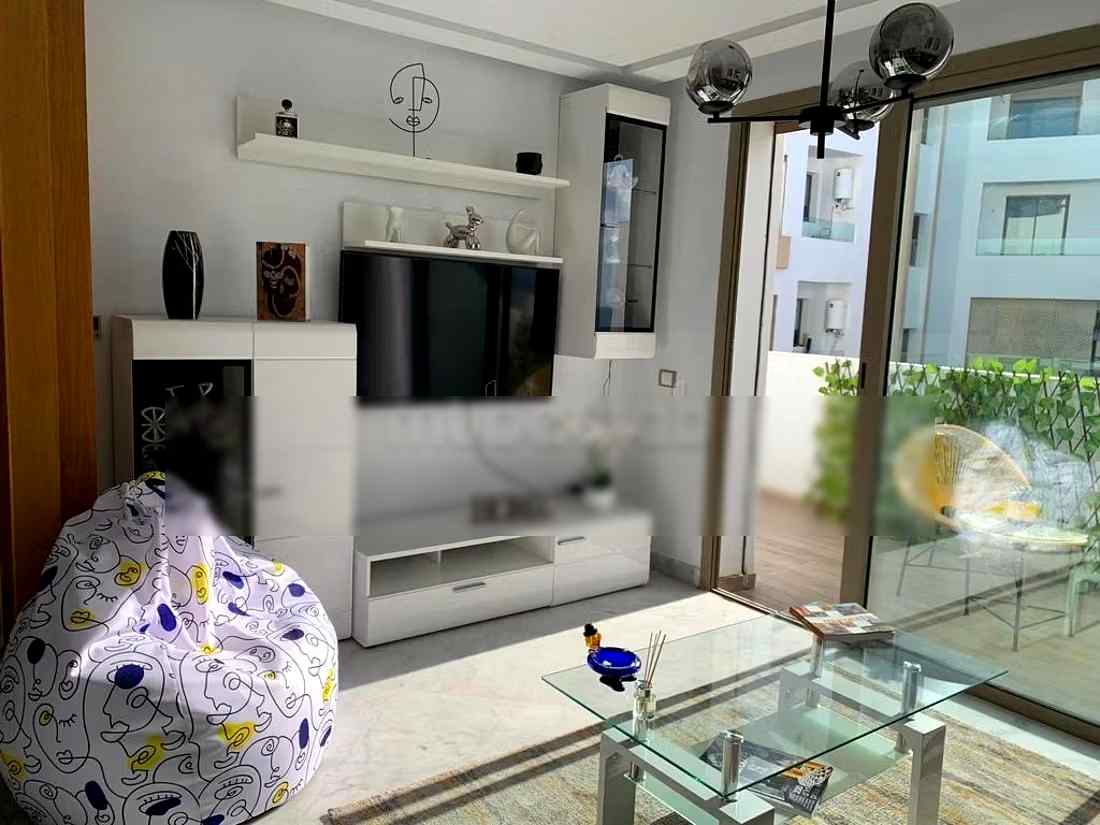 Bel appartement en location à Bourgogne Ouest. 1 belle chambre. Meublé.