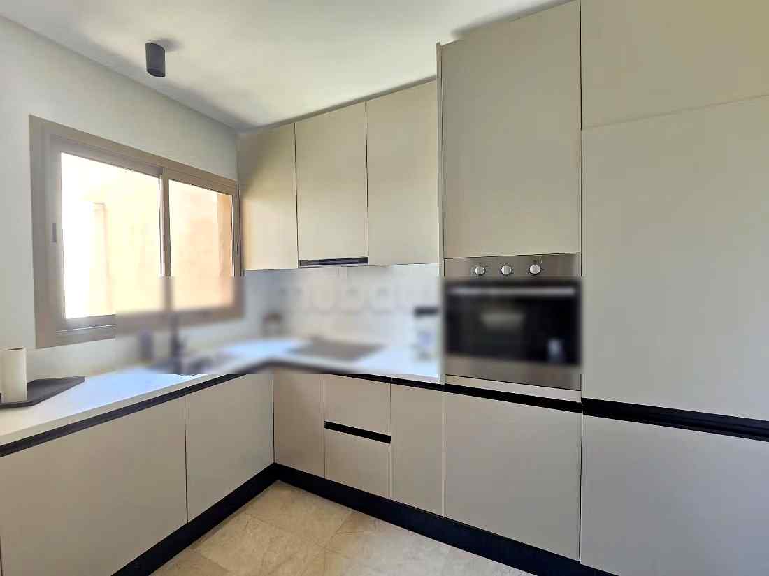 Location saisonnière à Boulevard Med 6.
Surface de 92 m².
Ascenseur et stationnement