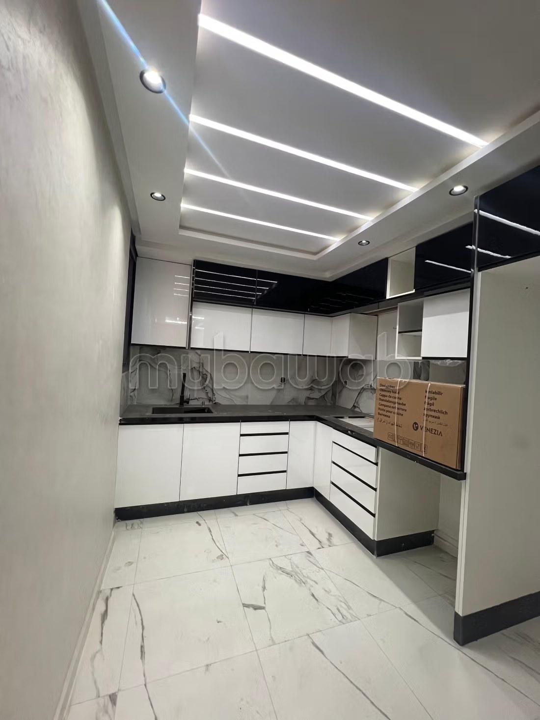 Location saisonnière à Béni Mellal.
Superficie 120 m².
Air conditionné et cheminée