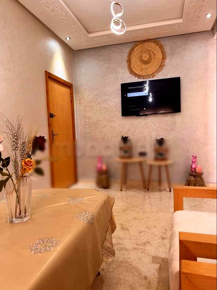 Appartements à louer dans le quartier Mohammedi. Superficie totale de 60 m². Salon authentique, antenne parabolique. - Photo 2