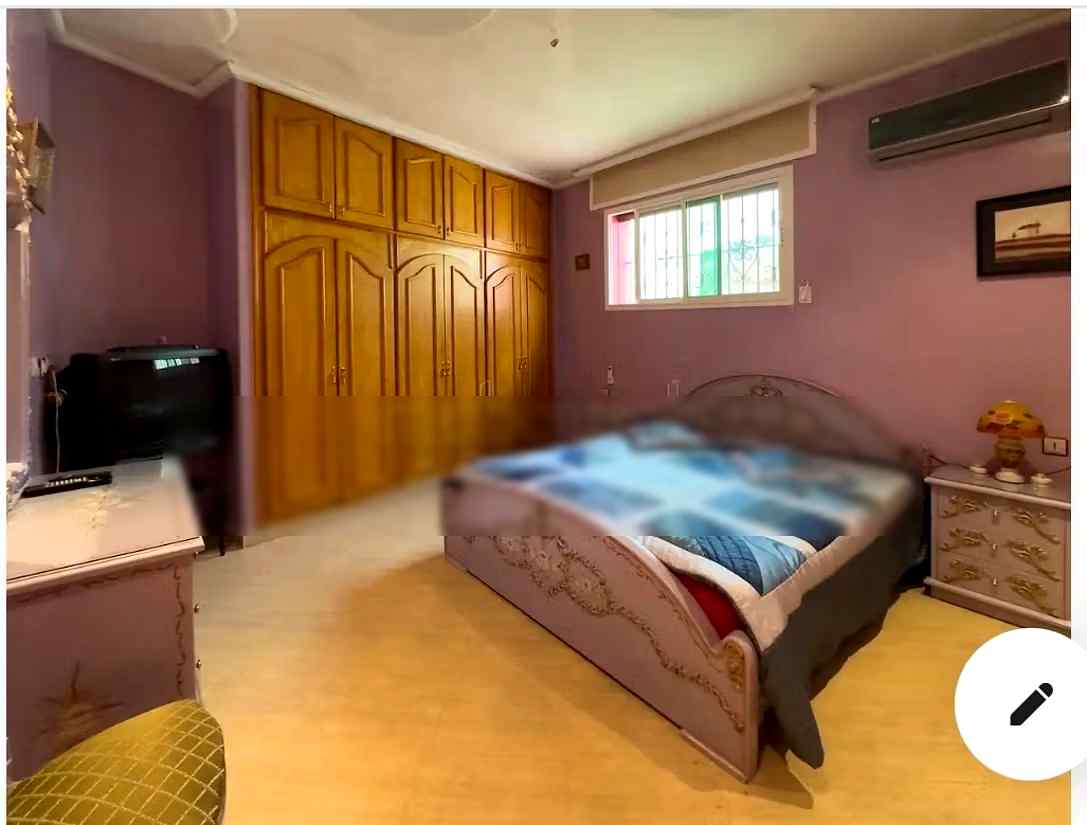 Villa de standing à louer pour vos vacances à M'Diq. 3 chambres agréables. Places de stationnement et jardin