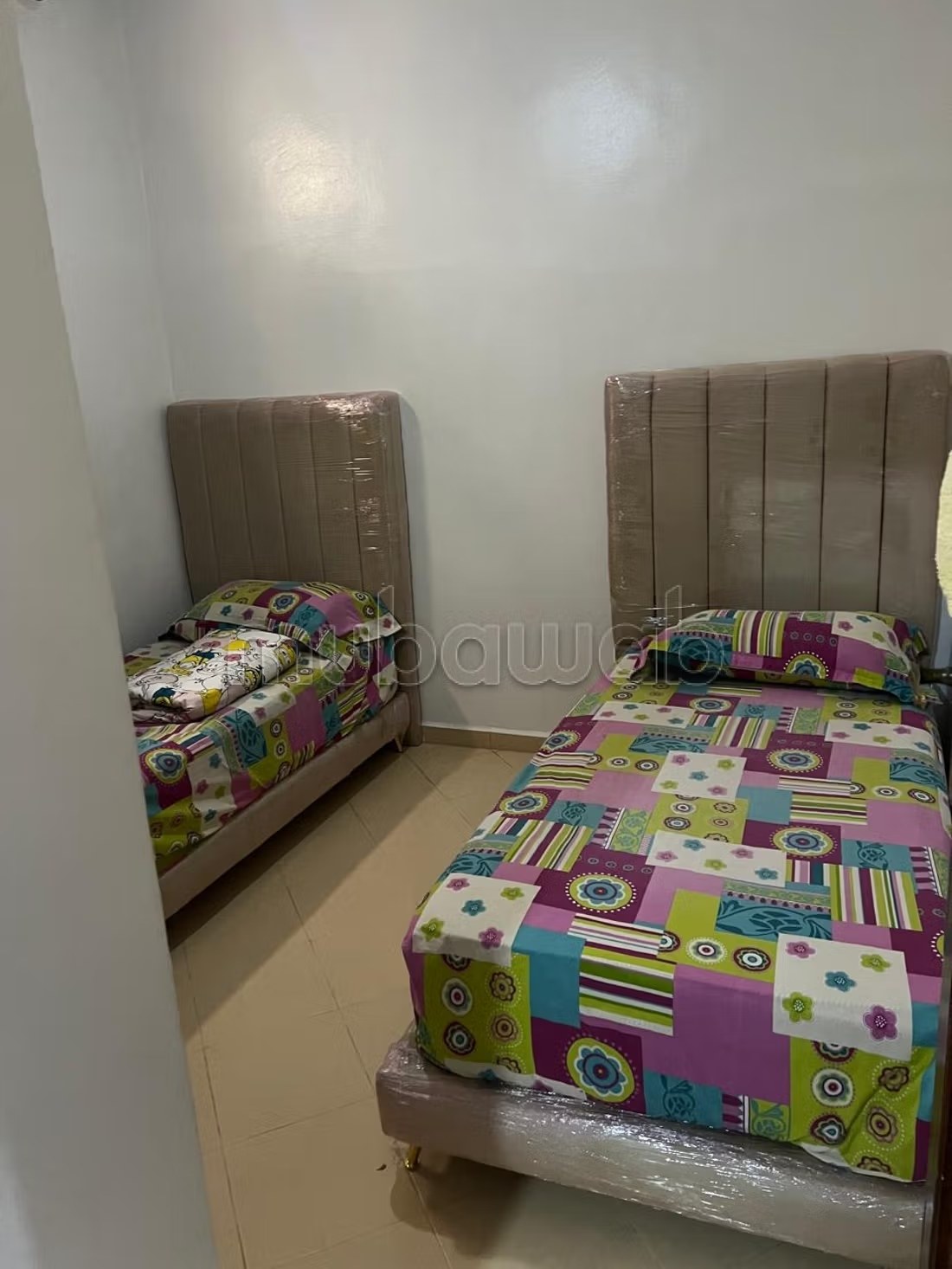 Location d'un appartement à Marjane. 2 pièces confortables. Cuisine bien équipée