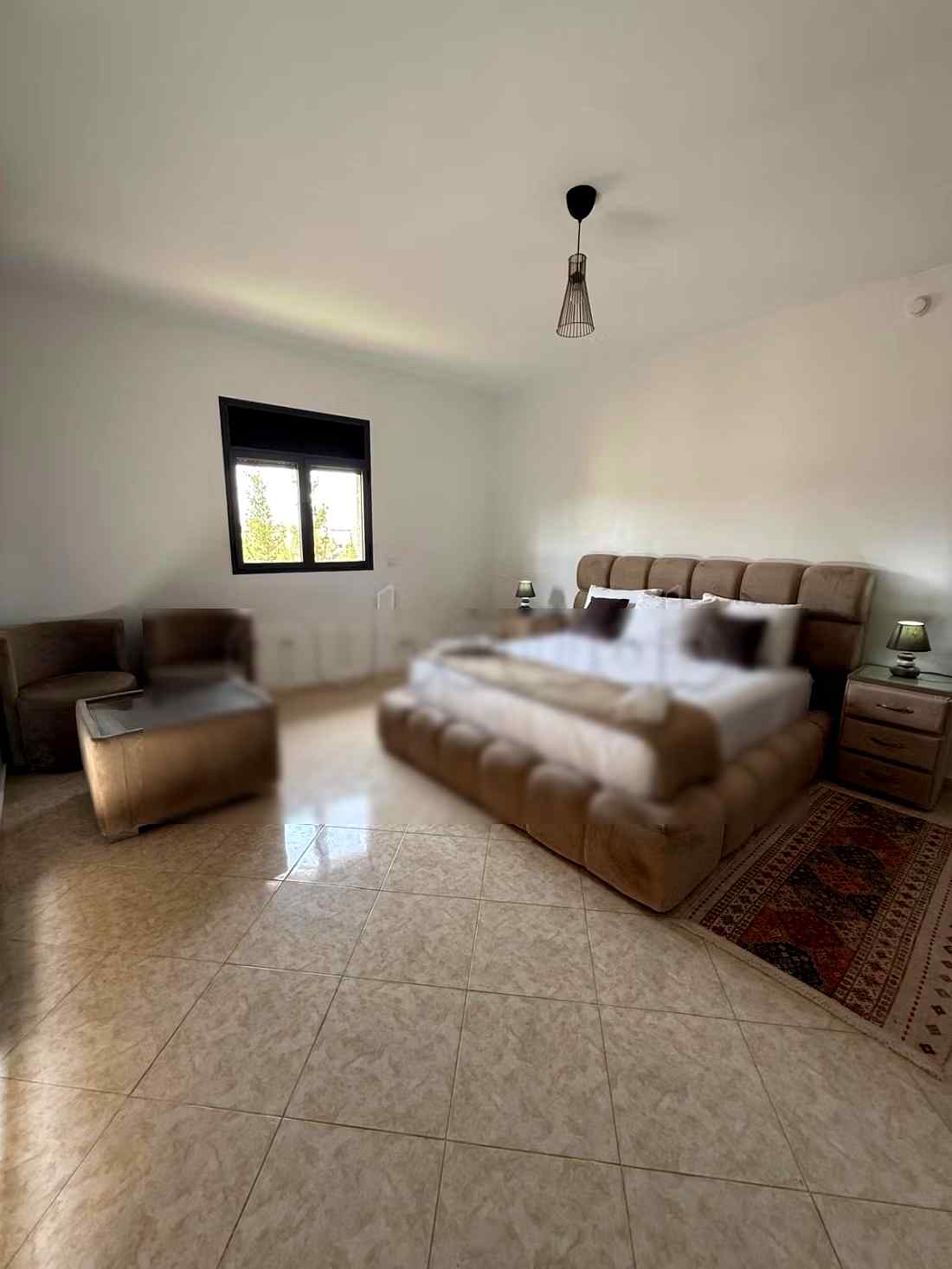 Maison de luxe à louer à Route d'Agadir. 
5 pièces. 
Porte blindée, salon marocain traditionnel - Photo 8