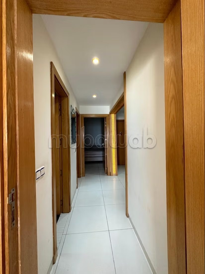 Appartement de vacances à louer à Secteur Touristique. 
2 belles chambres. 
Système de parabole et résidence sécurisée
