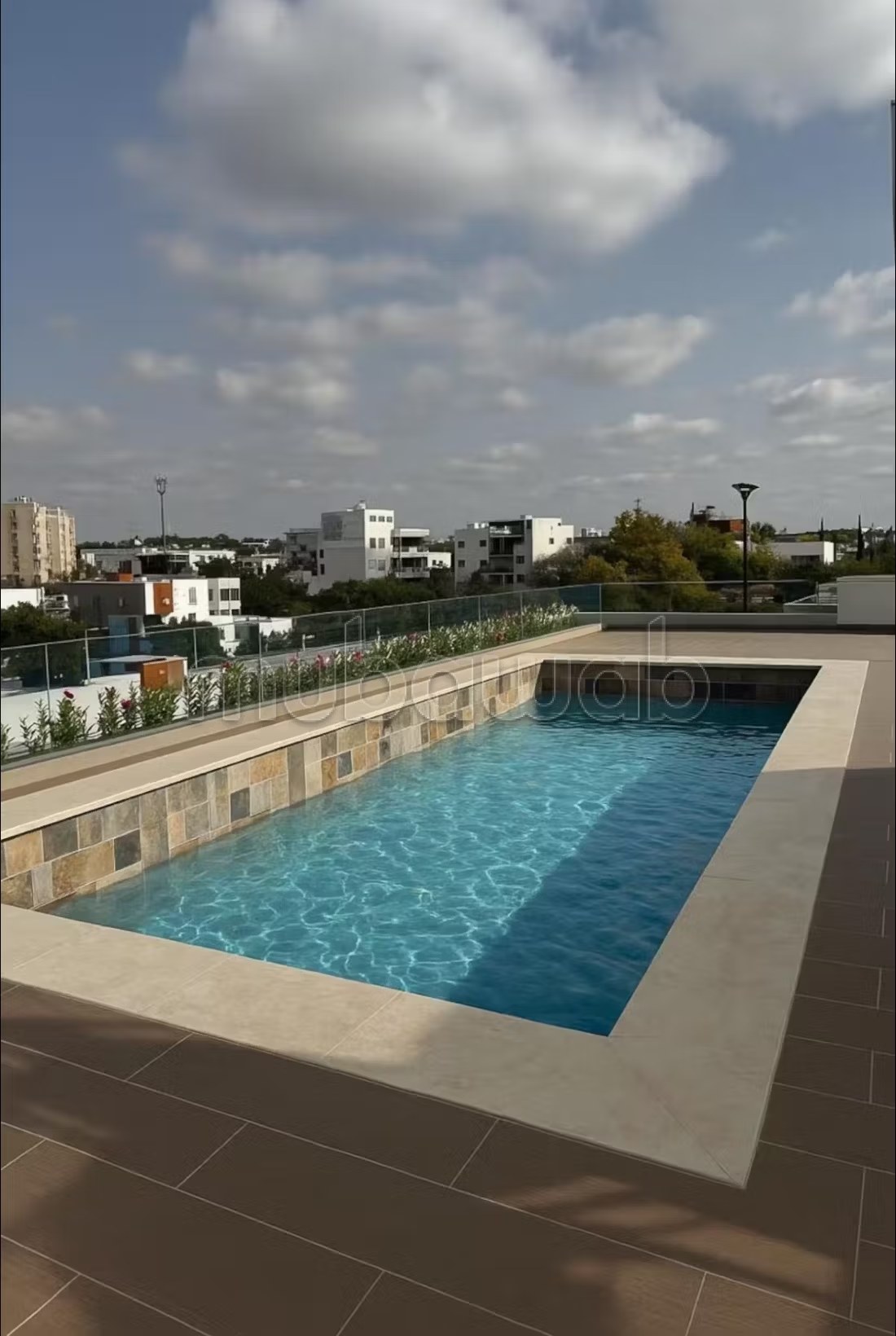 Location d'un appartement à Oasis. 2 chambres agréables. Fenêtres double vitrage et chauffage central - Photo 2
