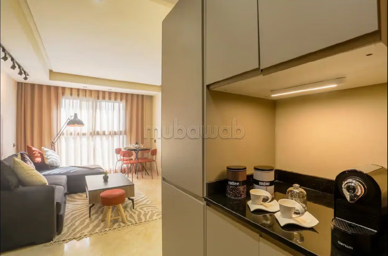 Appartement ensoleillé avec balcon dans le quartier animé de Casablanca - Photo 3