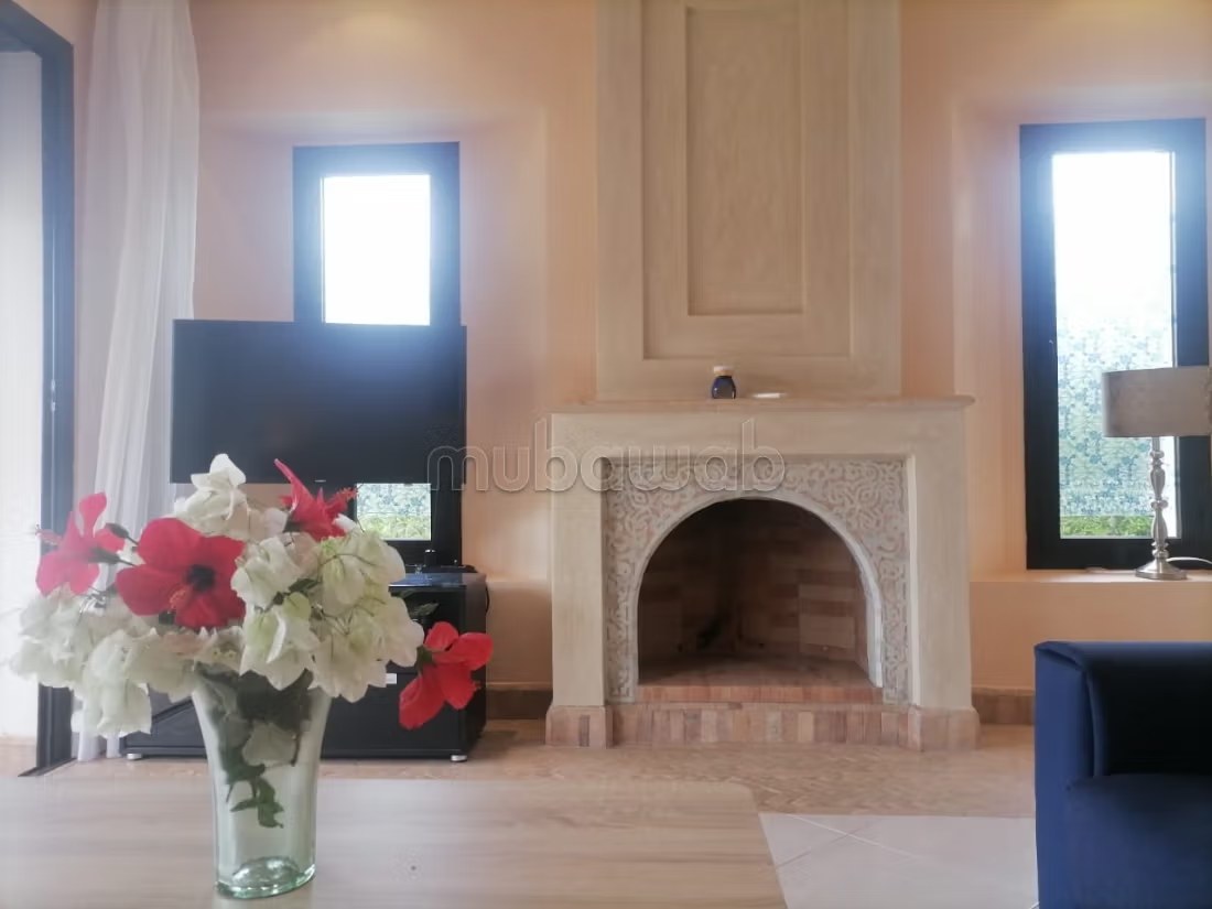 Belle villa avec piscine à Diyar Shamsi 
Agadir