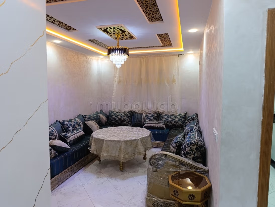 Location d'un appartement à Les Iris. 
3 grandes pièces. 
Concierge et climatisation - Photo 3